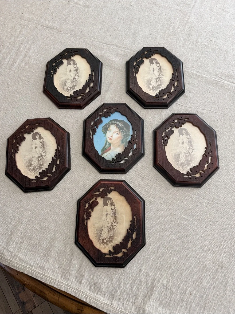 VTG Faux Wood Octagon Ornate Floral Cutout Picture Frame
